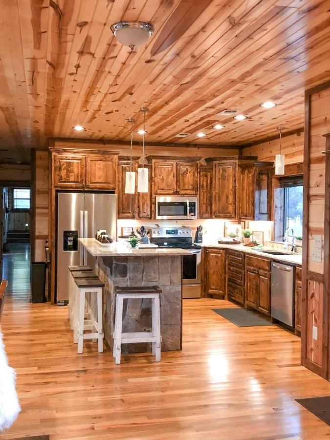 Stone Mountain Lodge 5000Sqft 6 Bed Game Room Pool Table Hot Tub Broken Bow Eksteriør billede