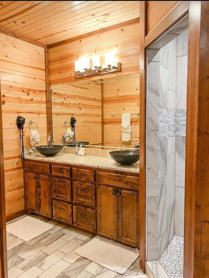 Stone Mountain Lodge 5000Sqft 6 Bed Game Room Pool Table Hot Tub Broken Bow Eksteriør billede