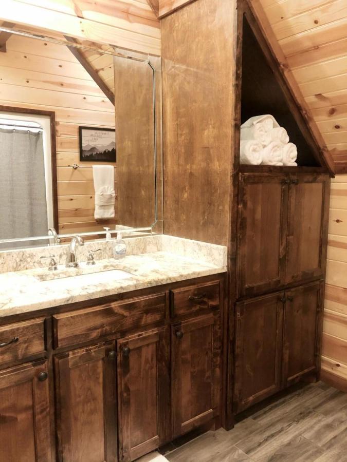Stone Mountain Lodge 5000Sqft 6 Bed Game Room Pool Table Hot Tub Broken Bow Eksteriør billede