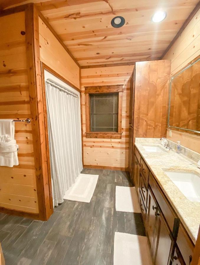 Stone Mountain Lodge 5000Sqft 6 Bed Game Room Pool Table Hot Tub Broken Bow Eksteriør billede