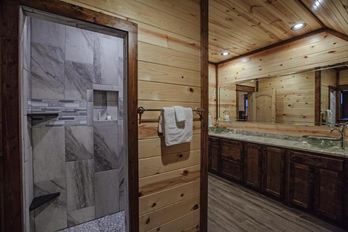 Stone Mountain Lodge 5000Sqft 6 Bed Game Room Pool Table Hot Tub Broken Bow Eksteriør billede