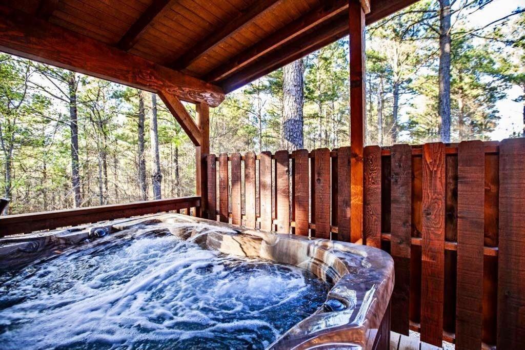 Stone Mountain Lodge 5000Sqft 6 Bed Game Room Pool Table Hot Tub Broken Bow Eksteriør billede